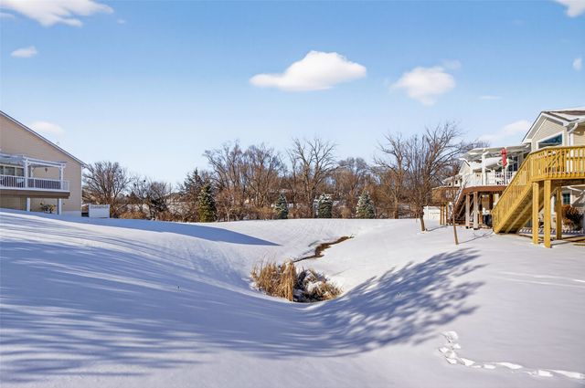 6056 Meadow View Court, Johnston, IA 50131