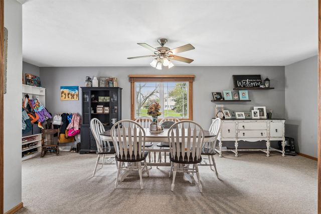 121 10th St SW, Oelwein, IA 50662