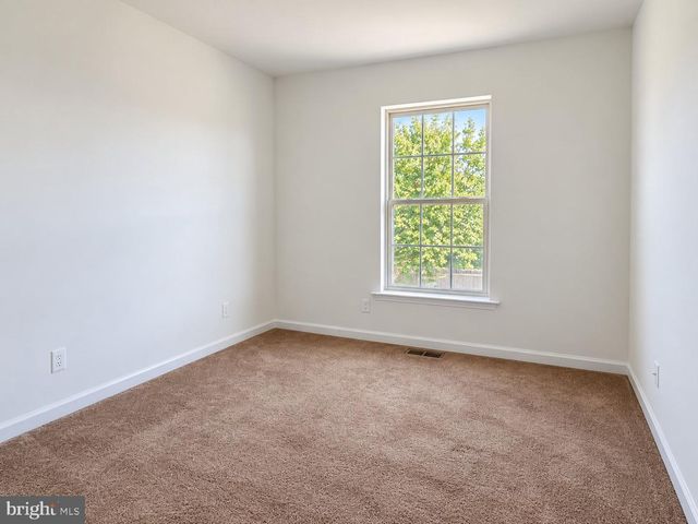 22 WEATHERLY RD, Delran Twp, NJ 08075