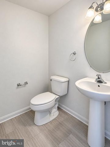 22 WEATHERLY RD, Delran Twp, NJ 08075