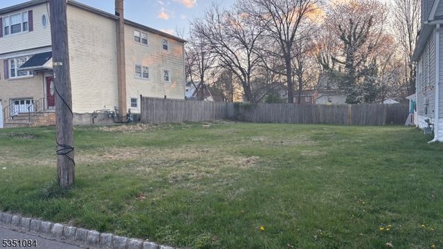 128 Grove St, Roselle Park Boro, NJ 07204