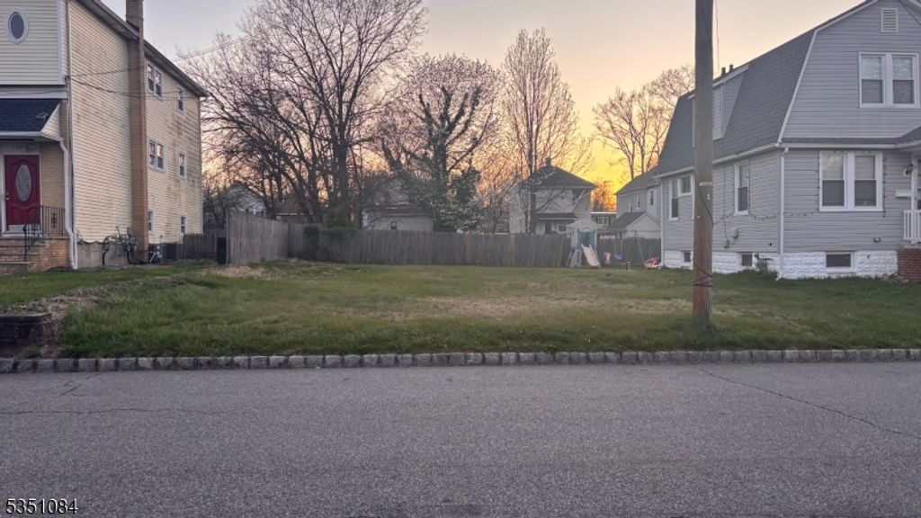 128 Grove St, Roselle Park Boro, NJ 07204