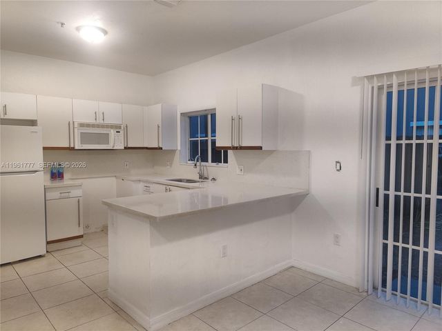 3928 SW 52nd Ave F6, Pembroke Park, FL 33023