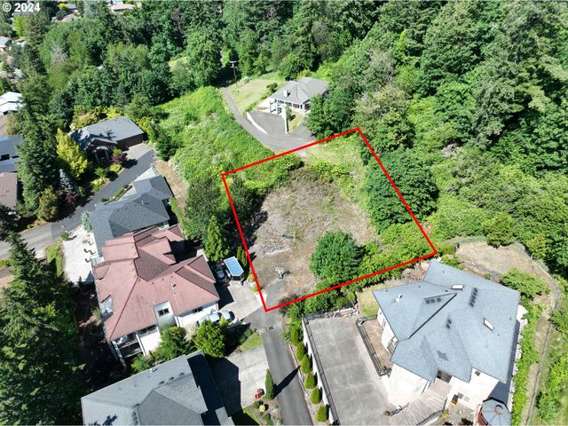 9380 Se EMMERT VIEW Ct, Happy Valley, OR 97086