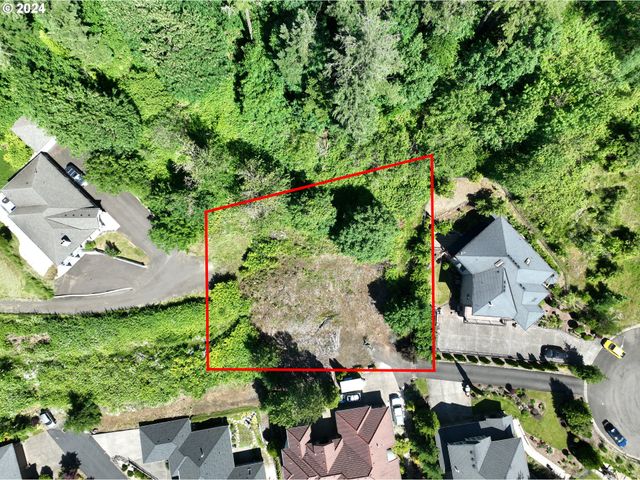 9380 Se EMMERT VIEW Ct, Happy Valley, OR 97086