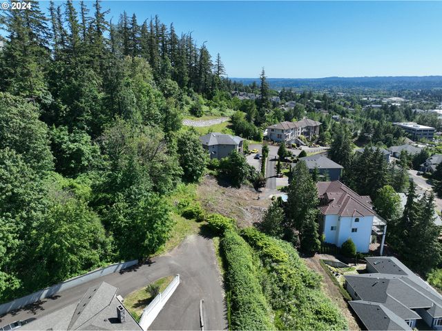 9380 Se EMMERT VIEW Ct, Happy Valley, OR 97086