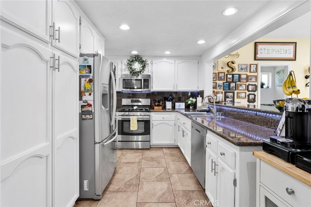 13380 Hidden Valley Rd, Victorville, CA 92395