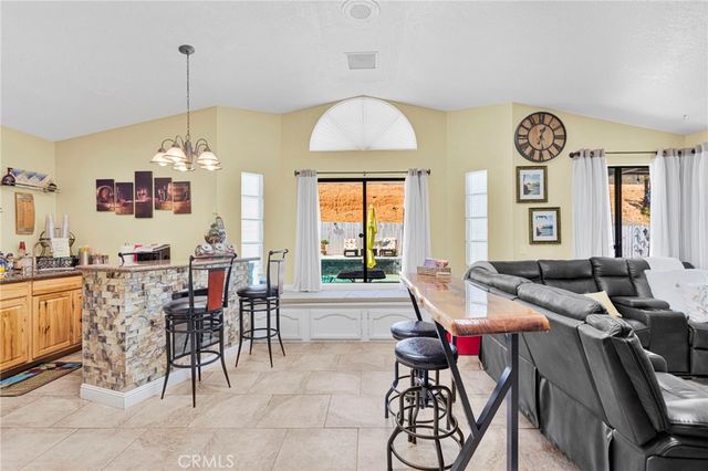 13380 Hidden Valley Rd, Victorville, CA 92395