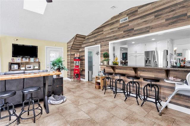 13380 Hidden Valley Rd, Victorville, CA 92395
