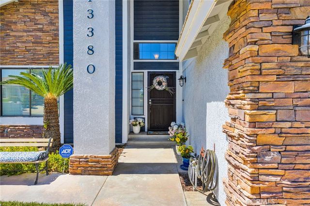 13380 Hidden Valley Rd, Victorville, CA 92395