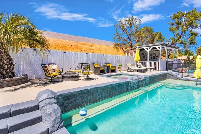 13380 Hidden Valley Rd, Victorville, CA 92395