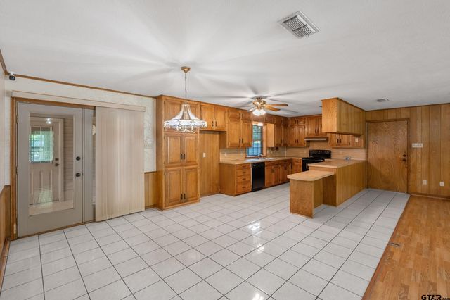 741 VZ County Road 4134, Canton, TX 75103