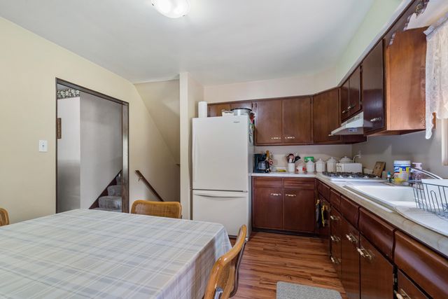 7712 Delaware Place, Merrillville, IN 46410