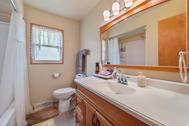 7712 Delaware Place, Merrillville, IN 46410