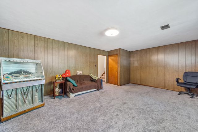 7712 Delaware Place, Merrillville, IN 46410
