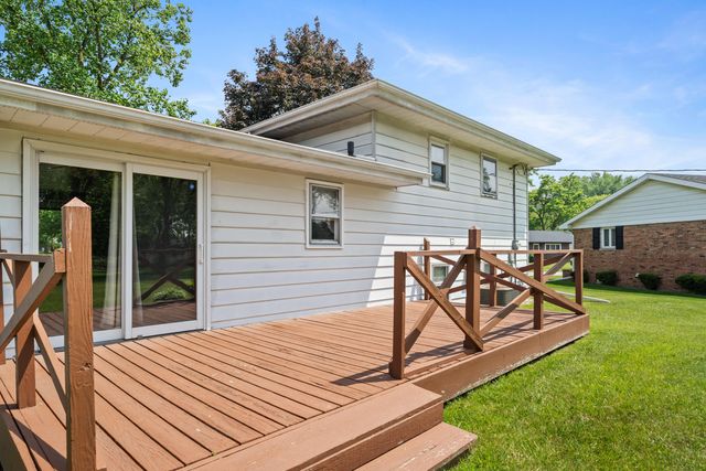 7712 Delaware Place, Merrillville, IN 46410