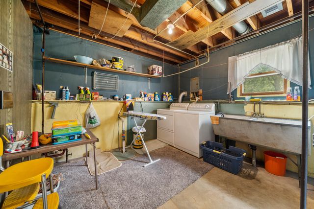 7712 Delaware Place, Merrillville, IN 46410