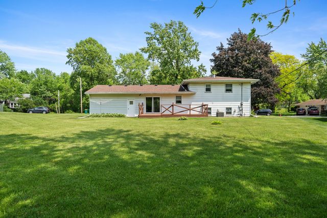 7712 Delaware Place, Merrillville, IN 46410