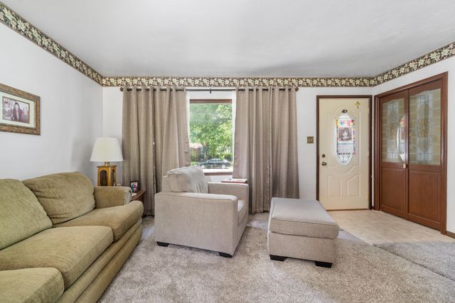 7712 Delaware Place, Merrillville, IN 46410