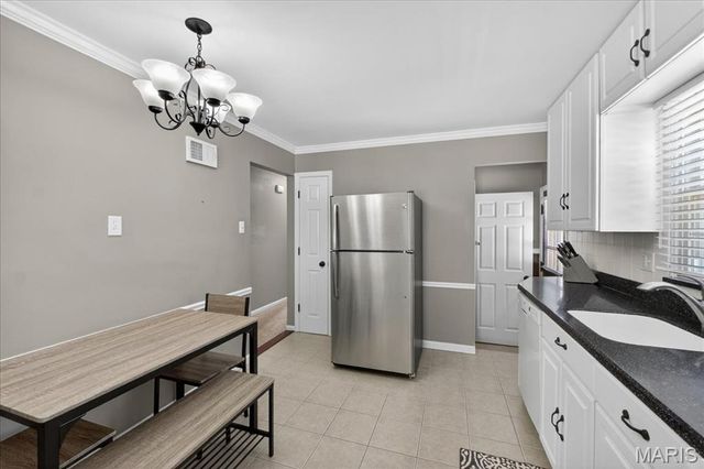 11141 Pine Forest Drive, St Louis, MO 63126