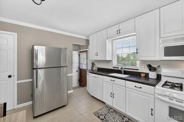 11141 Pine Forest Drive, St Louis, MO 63126