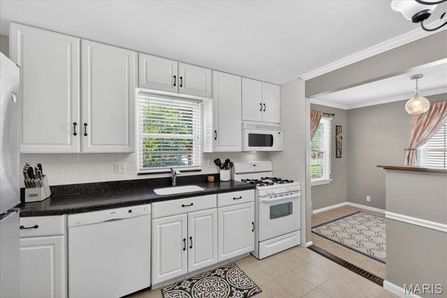 11141 Pine Forest Drive, St Louis, MO 63126