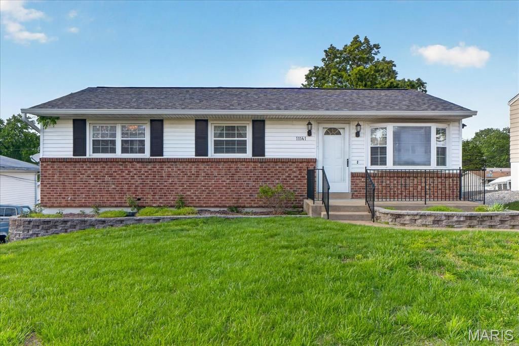 11141 Pine Forest Drive, St Louis, MO 63126
