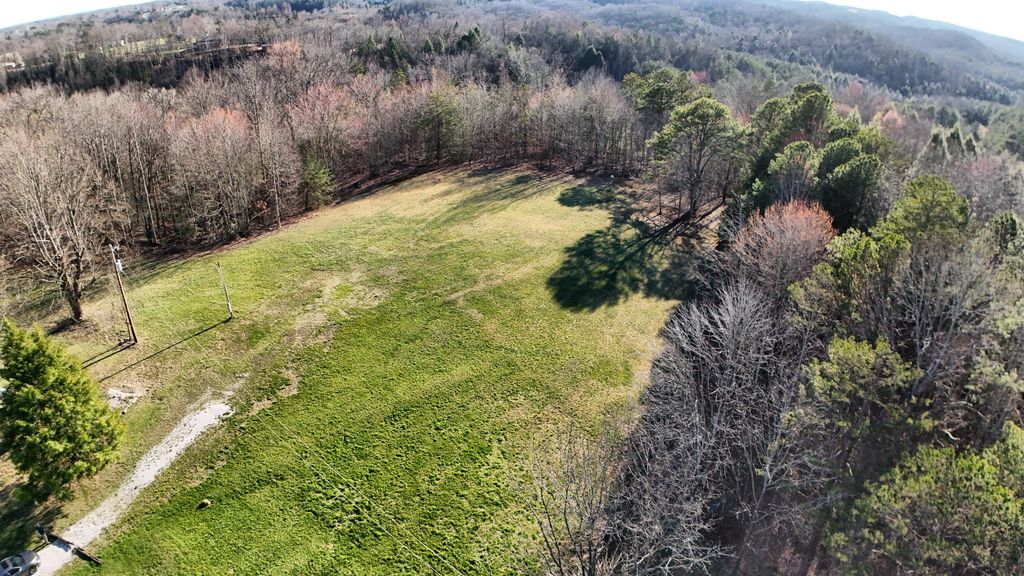 1305 Hawk Creek Road, London, KY 40741