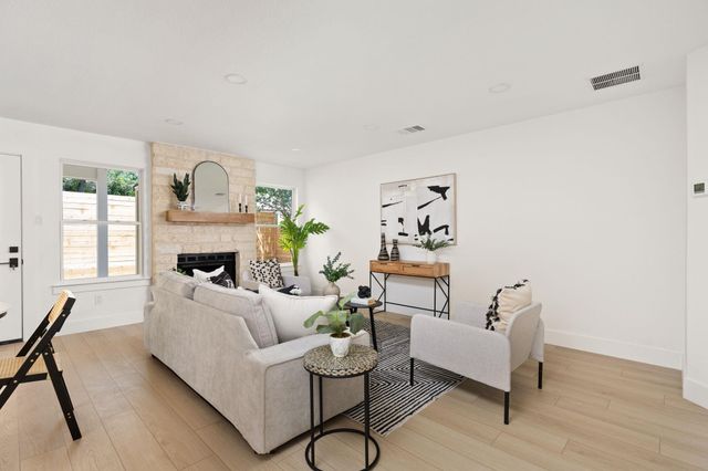 8708 Cretys CV, Austin, TX 78745