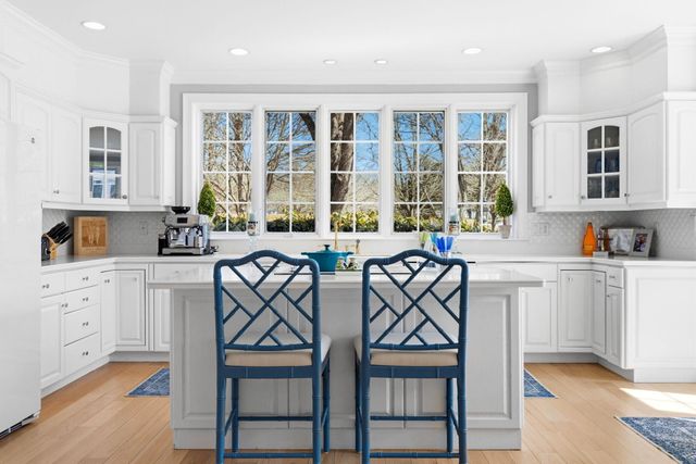 34 Farm Valley Road, Osterville, MA 02655