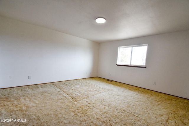 5820 Morningside Dr, Yakima, WA 98901