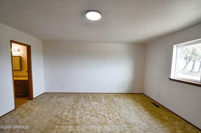 5820 Morningside Dr, Yakima, WA 98901