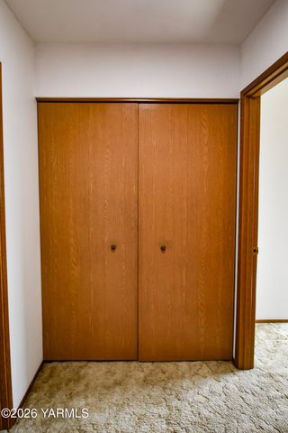 5820 Morningside Dr, Yakima, WA 98901