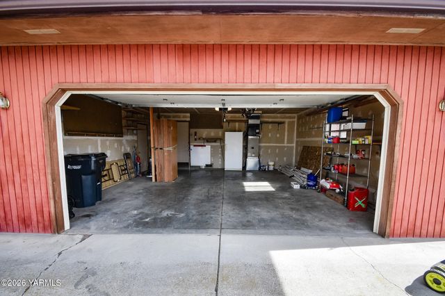 5820 Morningside Dr, Yakima, WA 98901