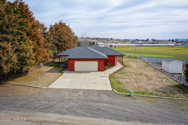 5820 Morningside Dr, Yakima, WA 98901