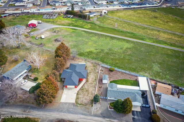 5820 Morningside Dr, Yakima, WA 98901