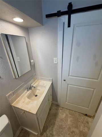 1219 E 24 Avenue, North Kansas City, MO 64116