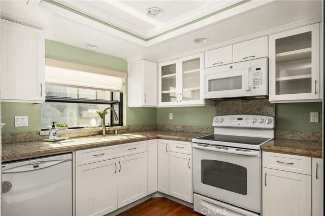 2000 W Palmyra 10, Orange, CA 92868