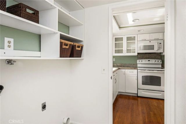 2000 W Palmyra 10, Orange, CA 92868