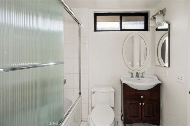 2000 W Palmyra 10, Orange, CA 92868