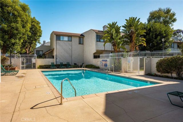 2000 W Palmyra 10, Orange, CA 92868