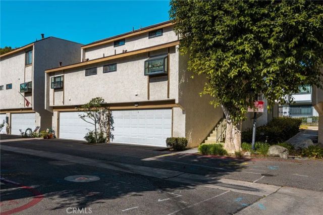 2000 W Palmyra 10, Orange, CA 92868