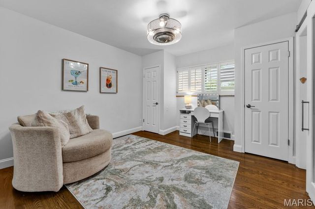 15 Glen Creek Lane, Ladue, MO 63124