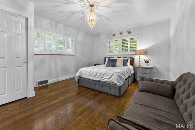 15 Glen Creek Lane, Ladue, MO 63124