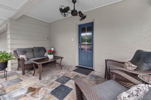 15 Glen Creek Lane, Ladue, MO 63124