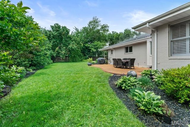 15 Glen Creek Lane, Ladue, MO 63124