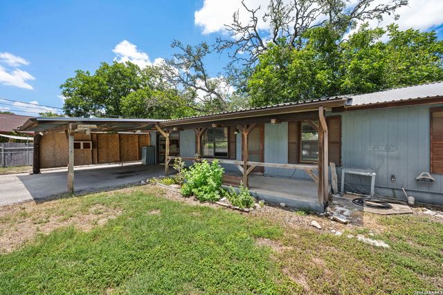 2099 BLUERIDGE DR, Canyon Lake, TX 78133