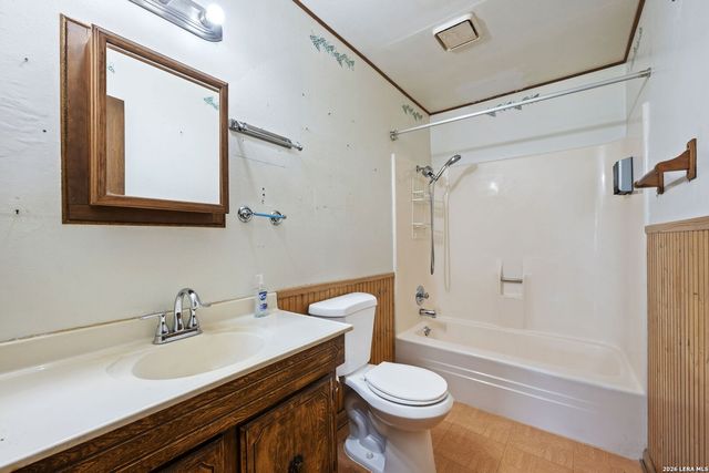 2099 BLUERIDGE DR, Canyon Lake, TX 78133