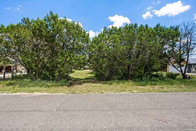 2099 BLUERIDGE DR, Canyon Lake, TX 78133