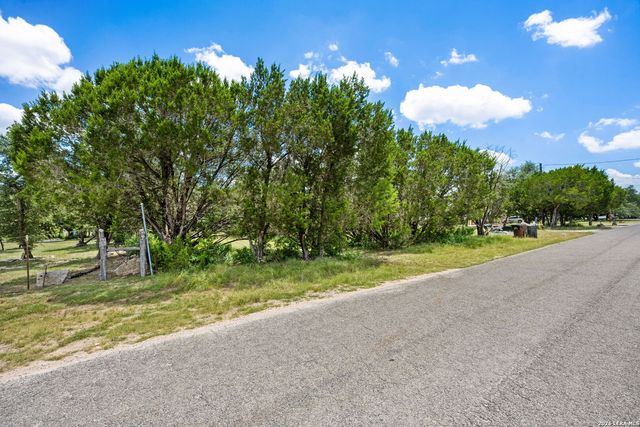 2099 BLUERIDGE DR, Canyon Lake, TX 78133